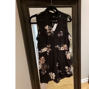 BOGO  Kendall & Kylie romper medium NWT💚